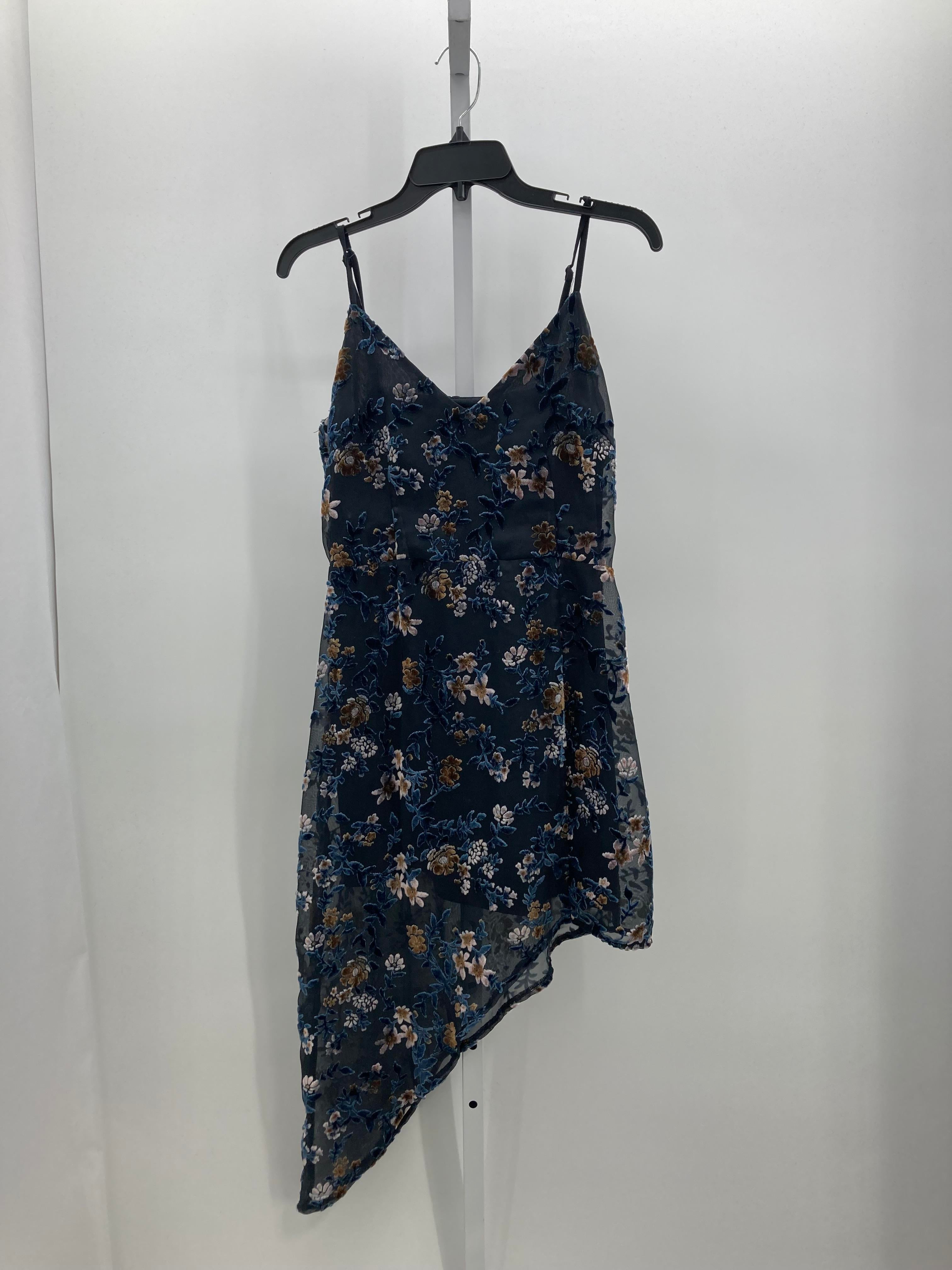 Lulus Size Medium Juniors Sleeveless Dress