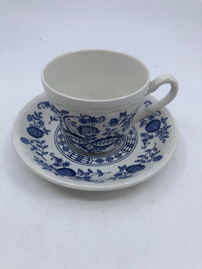 8PC BLUE HERITAGE ONION PATTERN TEA SET- 4 CUPS, 4 SAUCERS.