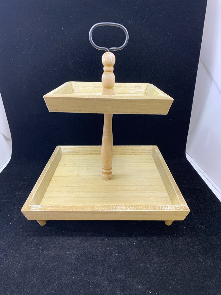 2 TIERED DISTRESSED SQUARE SERVER WITH BLACK HANDLE.