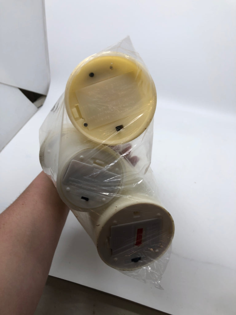 LIGHT-UP FAUX CANDLES IN BAG.