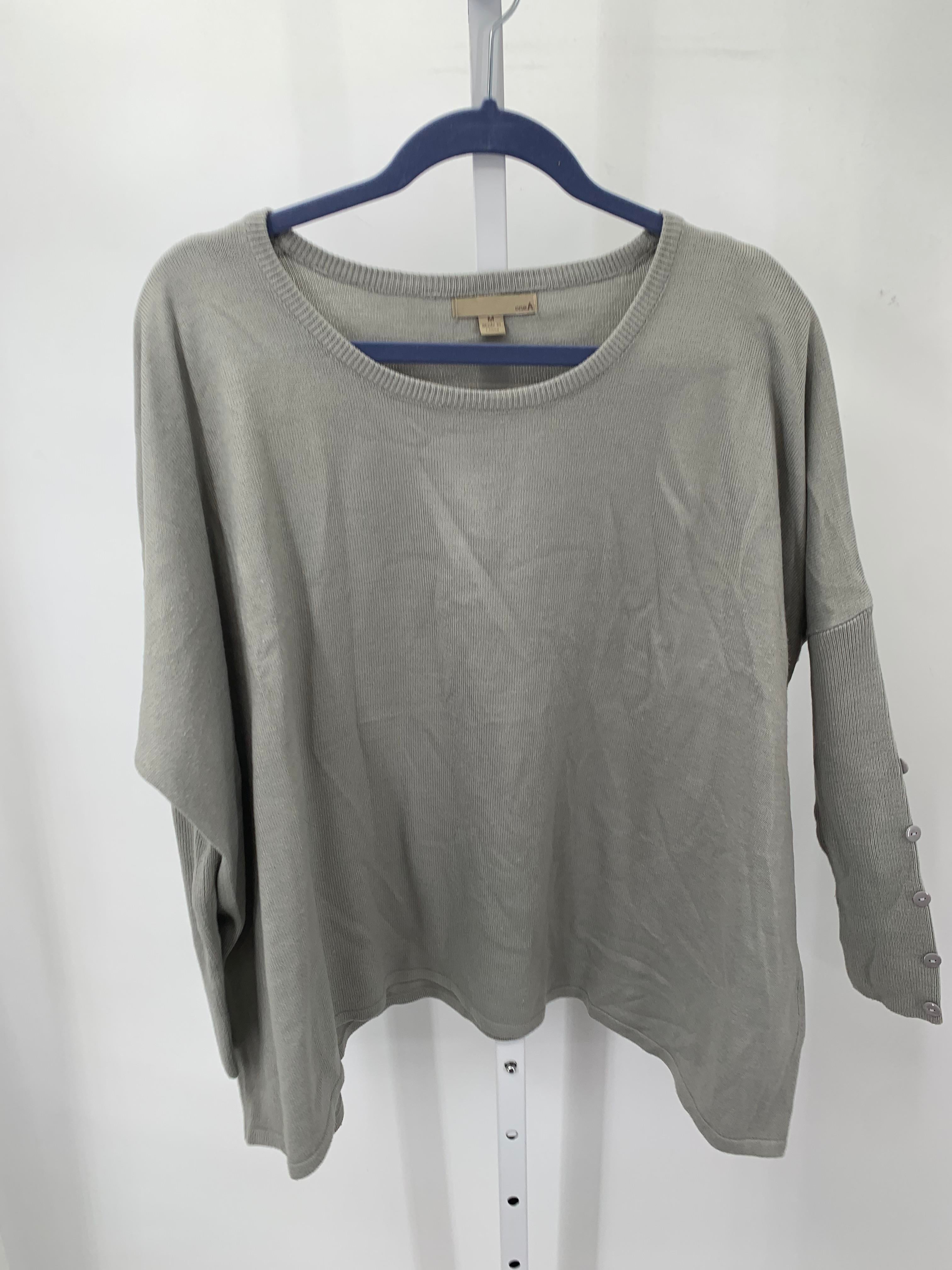 ONE A Size Medium Misses Long Slv Sweater