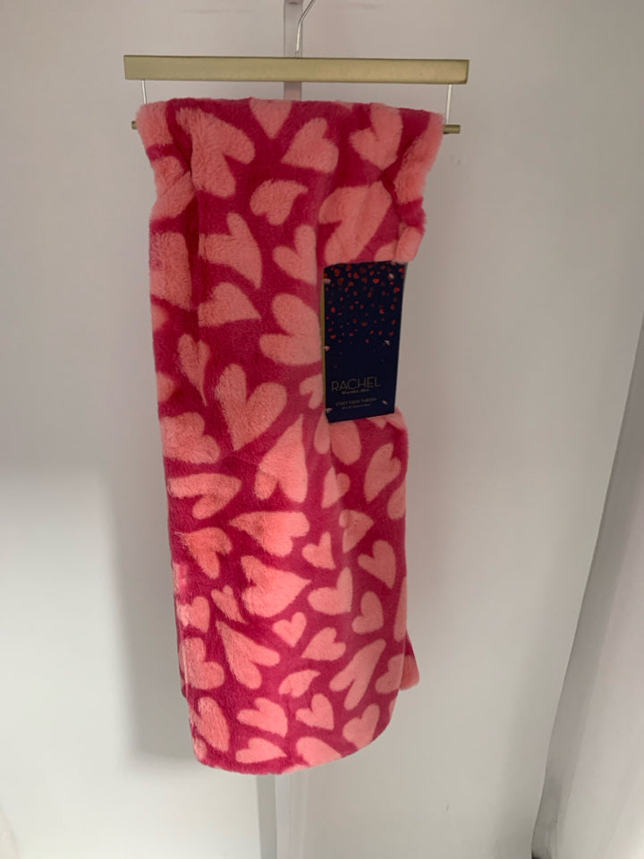 NIP DARK PINK W/ LIGHT PINK HEARTS FUZZY THROW RACHEL ROY.