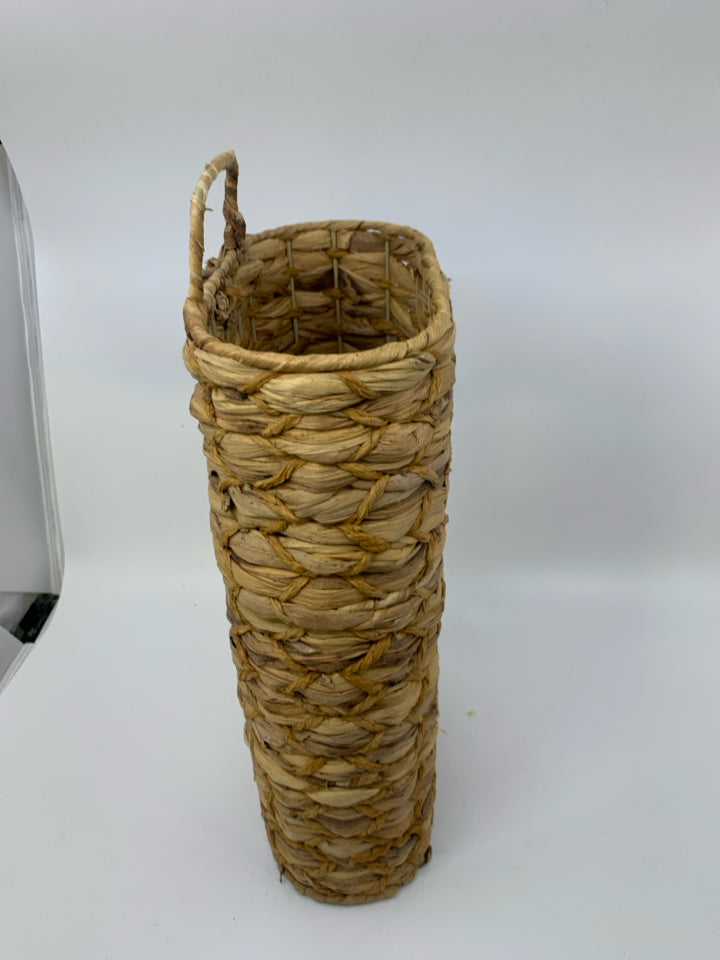 TALL OVAL HANGING BASKET.