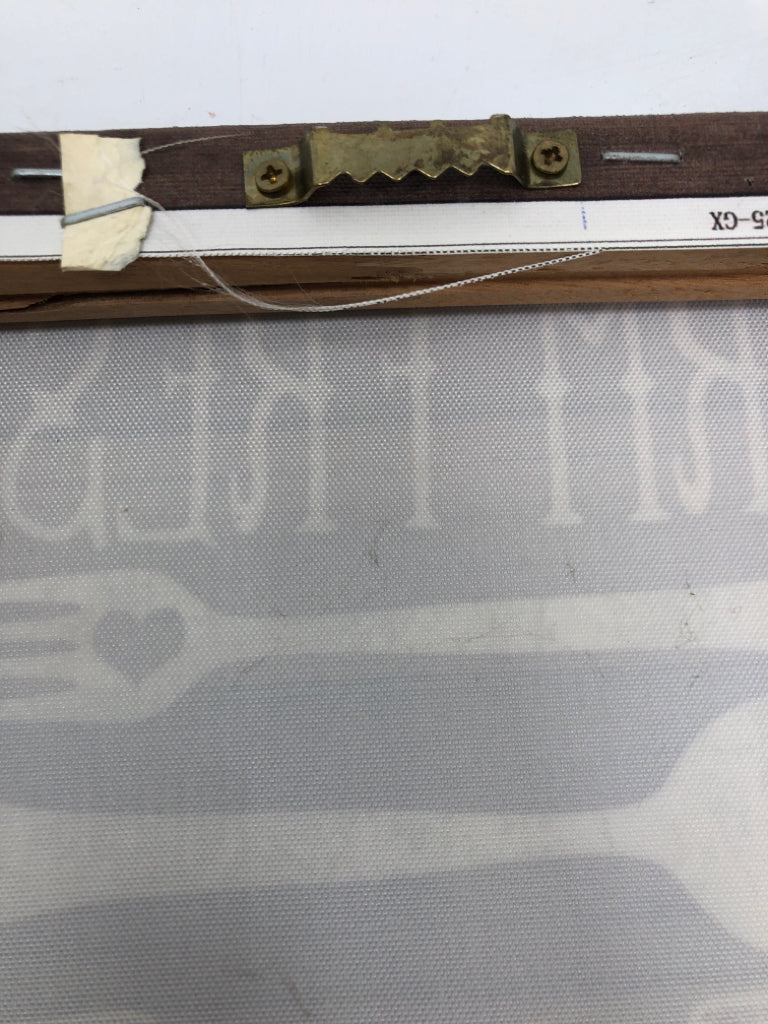 FARM FRESH LOVE CANVAS SIGN.