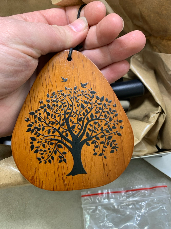 NIB MEMORIAL WINDCHINE "LISTEN TO THE WIND".