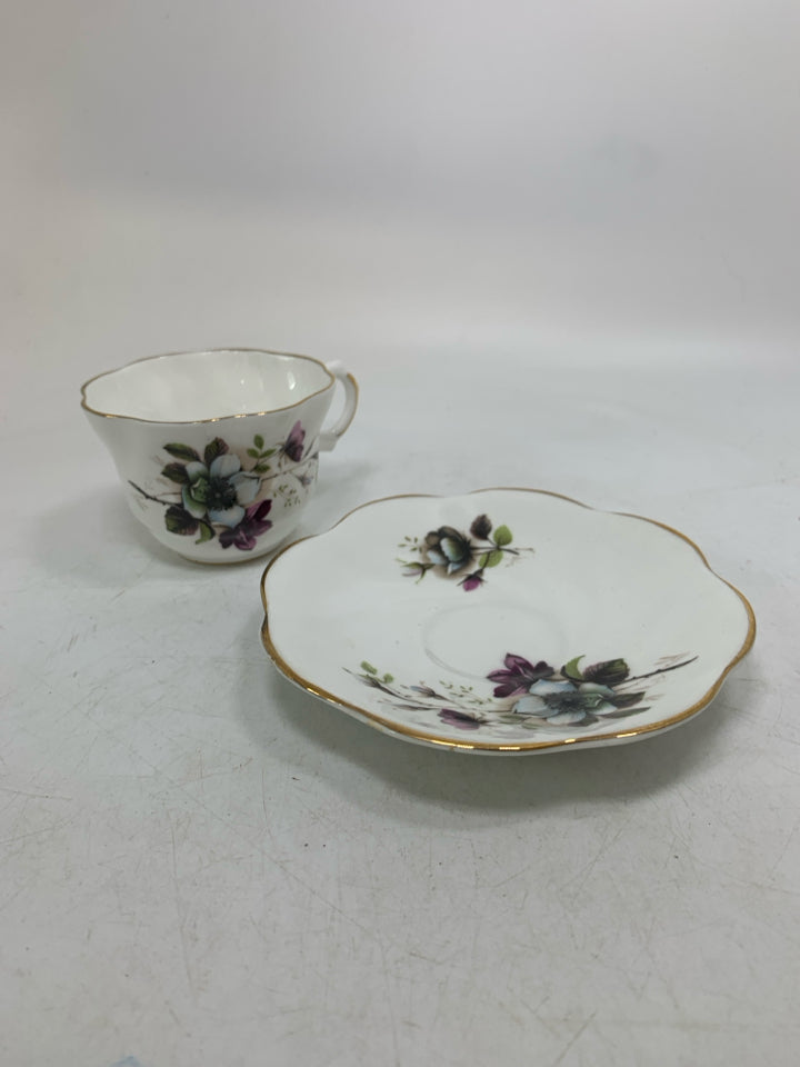 DARK PURPLE/WHITE FLOWERS TEA CUP.