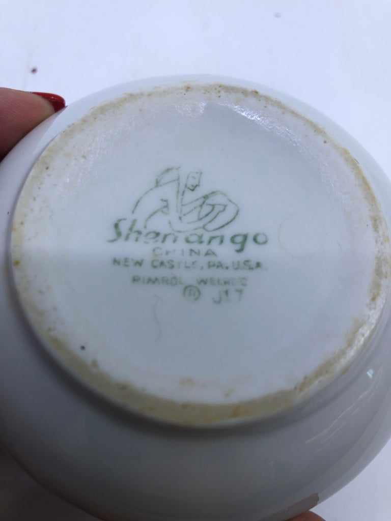 SMALL VTG CREAMER W GREEN RIMMED ACCENTS.