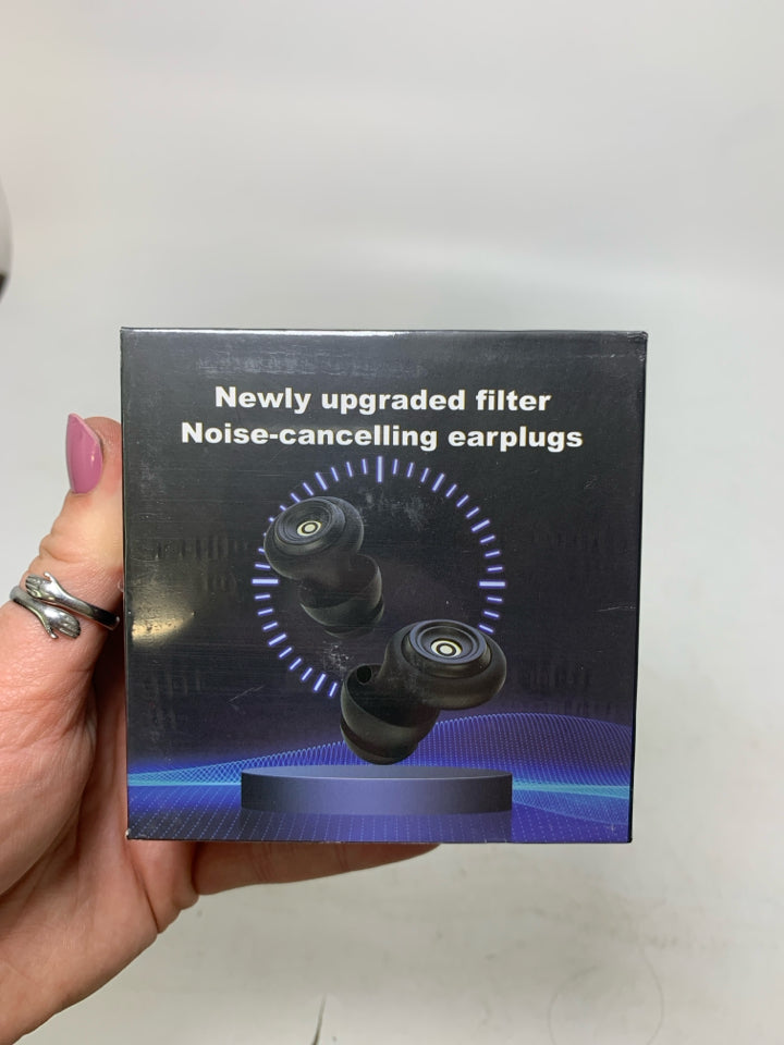 NIB NOISE CANCELING SLEEPING EARPLUGS.