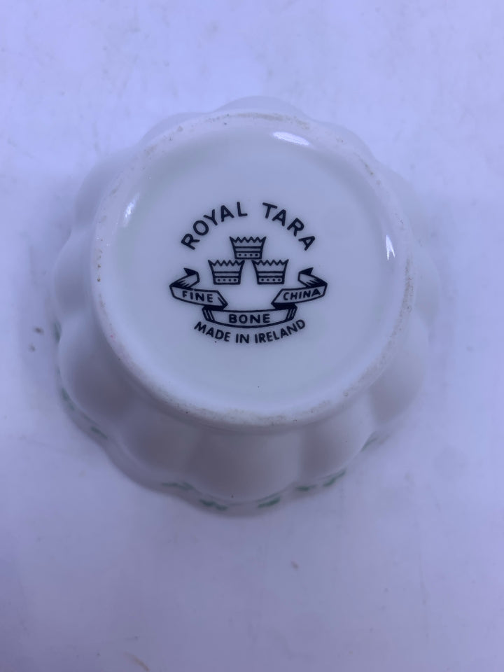 SMALL WHITE SHAMROCK BOWL.