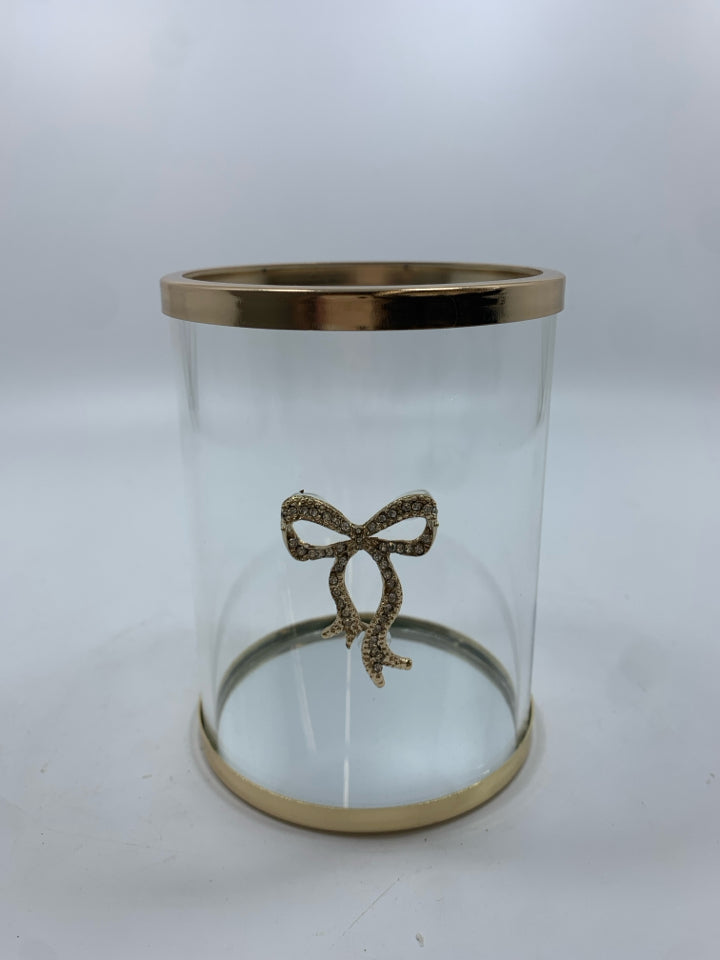 GLASS DESK ORGANIZER W/BOW DETAIL.