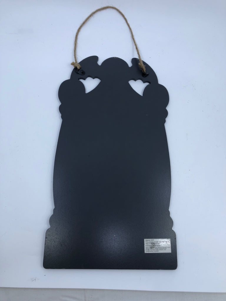 GREY SKULL SMALL CHALKBOARD WALL HANGING.