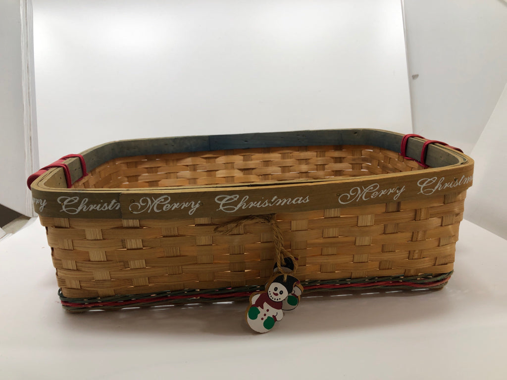 MERRY CHRISTMAS BASKET W/WOOD CHARMS.