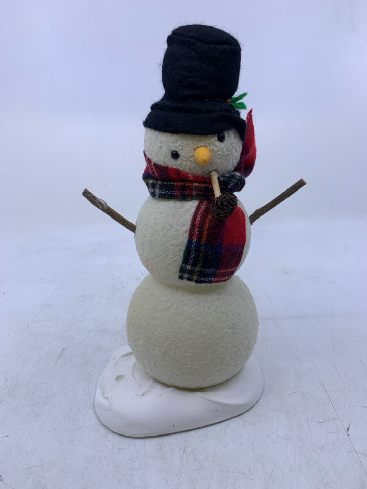 BYERS' CHOICE SNOWMAN 1992.