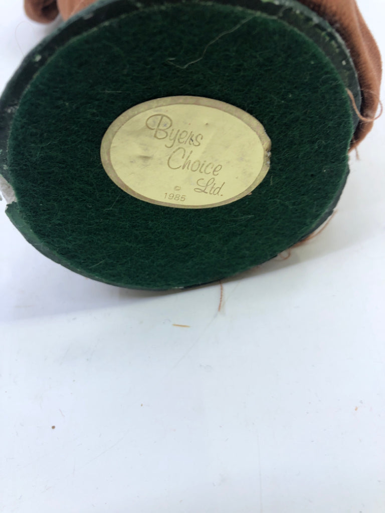 BYERS' CHOICE WOMAN IN TAN DRESS W MUFF-1985.