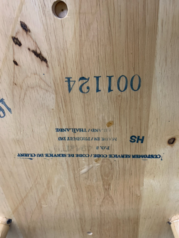 4PC SET TAN WOODEN DINING ROOM CHAIRS.