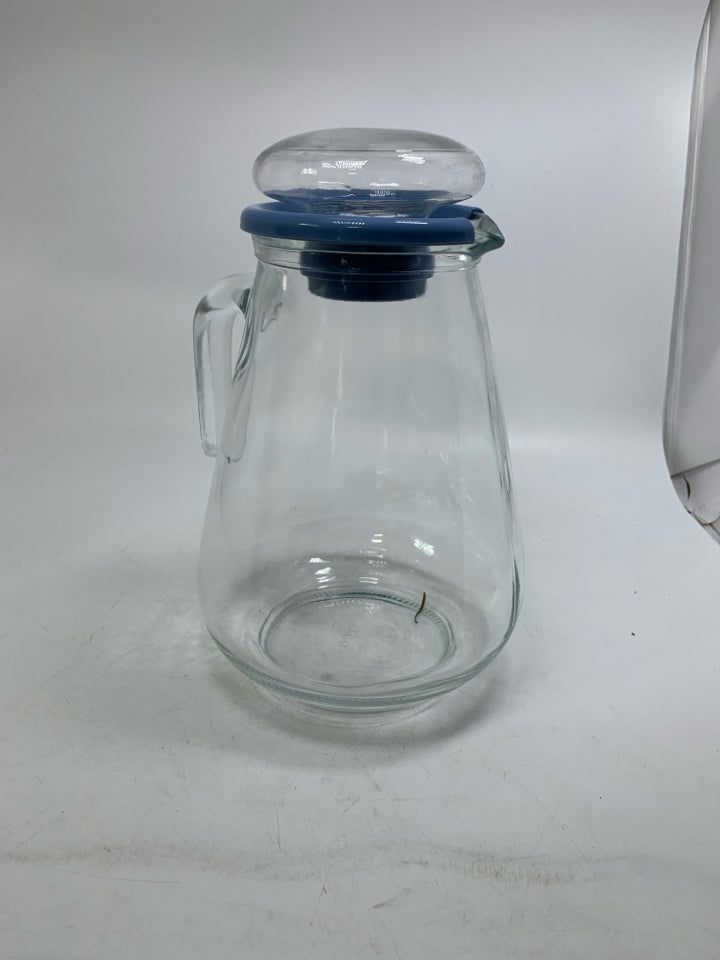 LARGE GLASS PITCHER/CARAFE W/ GLASS/PLASTIC LID.