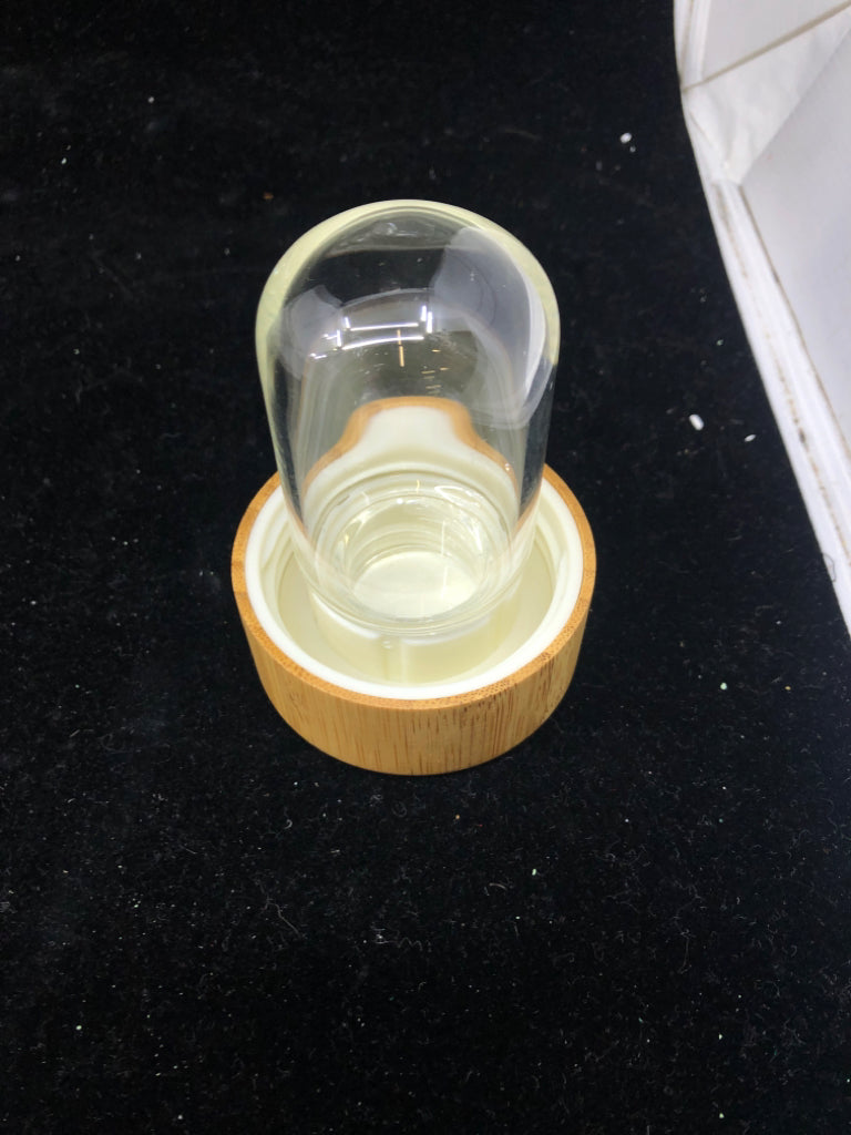 NIB GLASS REUSABLE WATER BOTTLE.