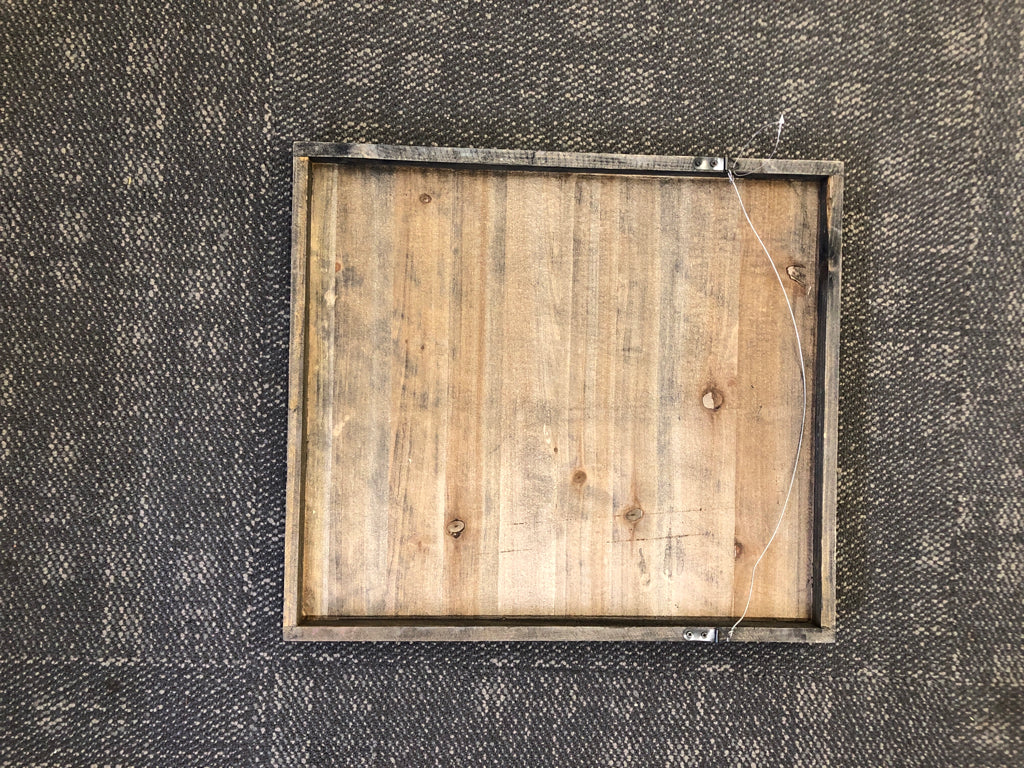 DISTRESSED FAMILY RULES WALL HANGING.