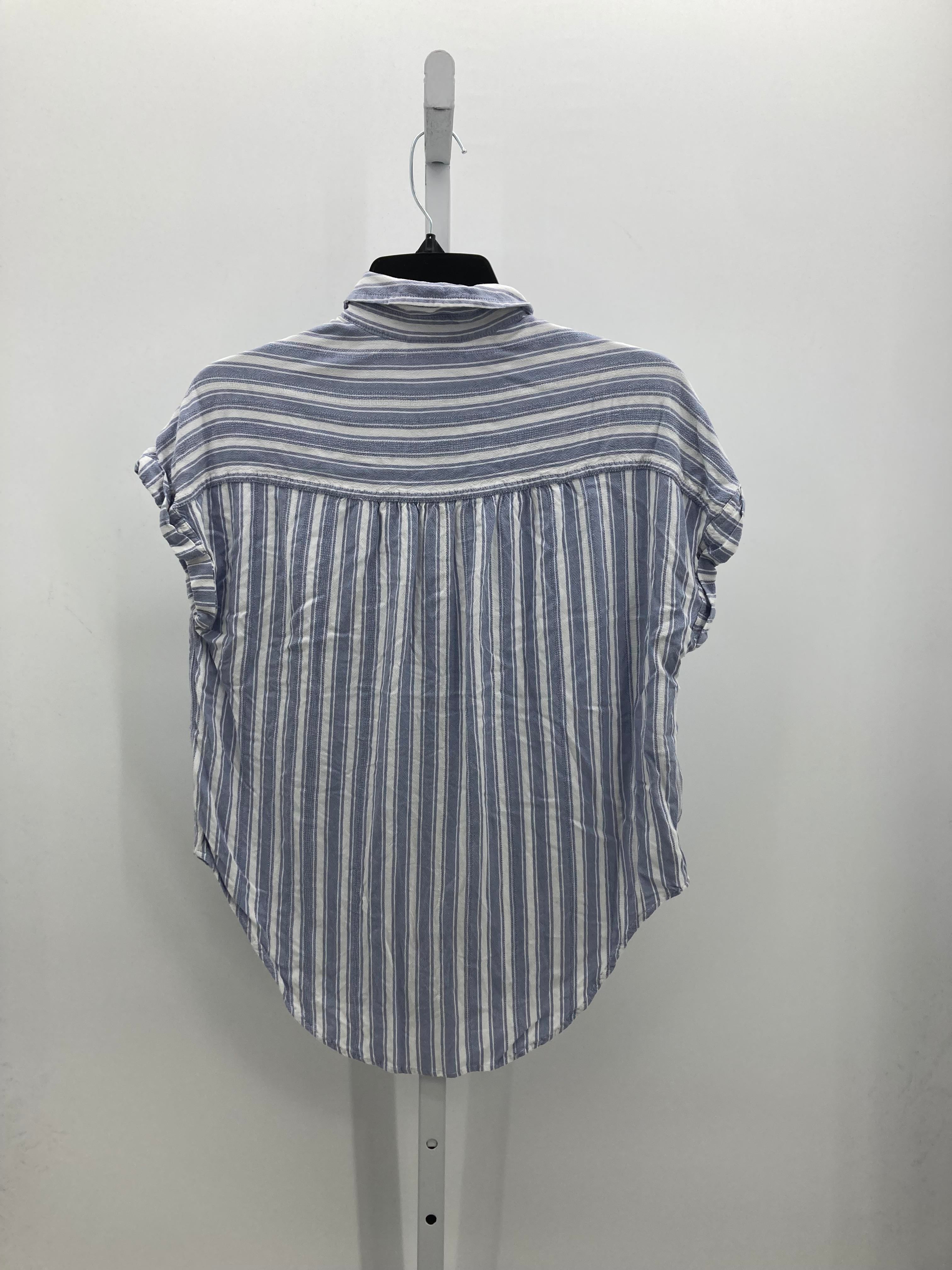 SO Size Medium Juniors Short Sleeve Shirt