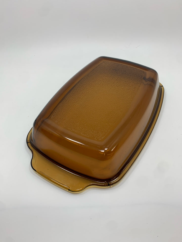 AMBER GLASS BAKING DISH.
