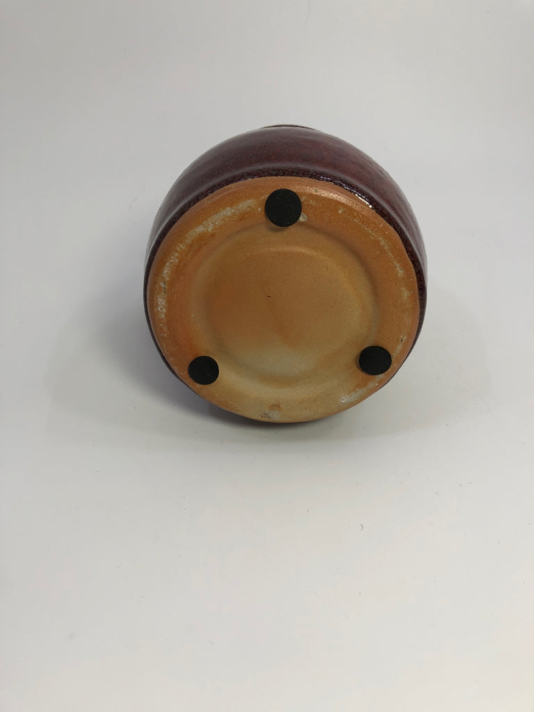 PRIMITIVE RED&GREEN GLAZED TEA LIGHT HOLDER W/STAR CUT OUT.