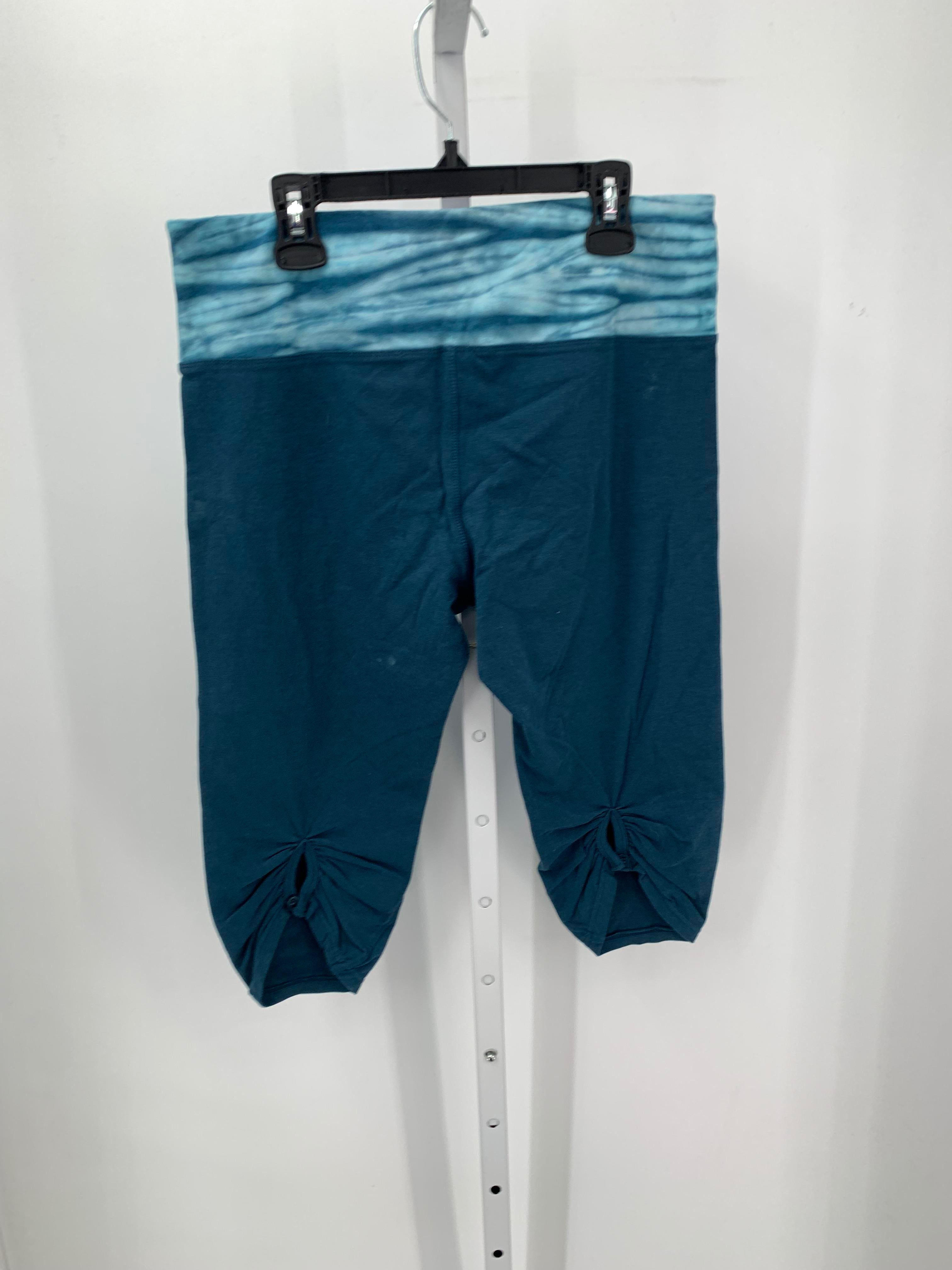 Earth Yoga Size Large Misses Capri Pants