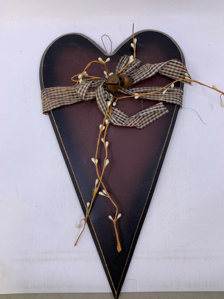 LARGE HEART WITH RIBBON & BELLS.