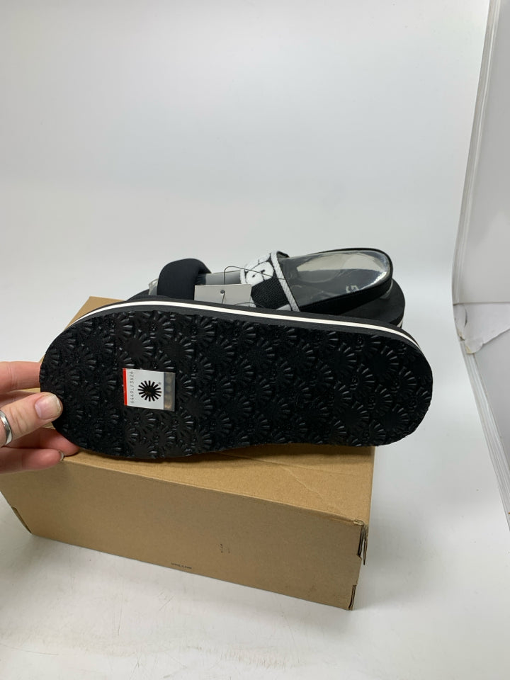 UGG Size 2 Sandals