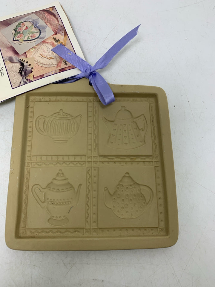 NWT TEA POTS CUT-APART MOLD.