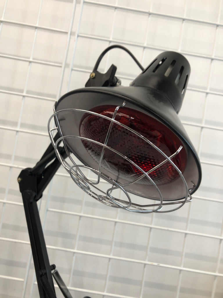 ADJUSTABLE UV LIGHT LAMP.