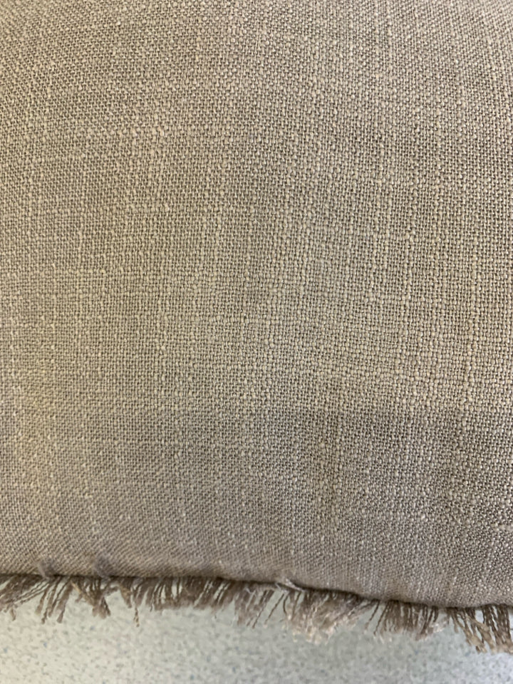 LIGHT MAUVE PILLOW W/FRINGE.
