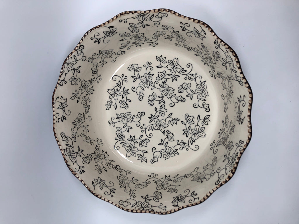 TEMPTATIONS FLORAL LACE BOWL W/SCALLOPED EDGE.