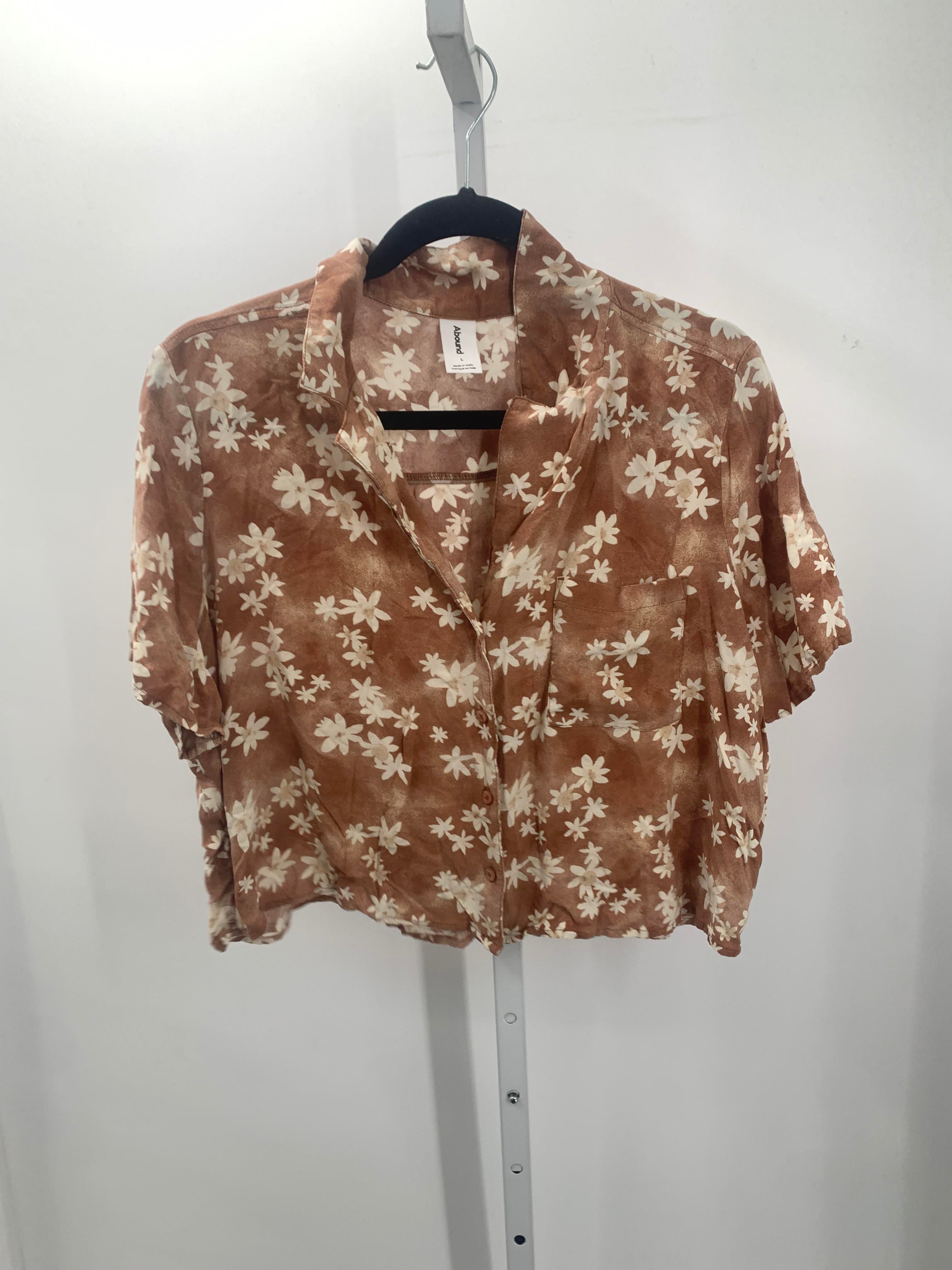 Size Large Juniors Short Sleeve Shirt