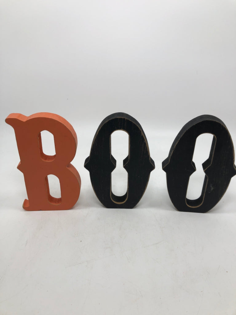 BOO WOOD BLOCK LETTERS.