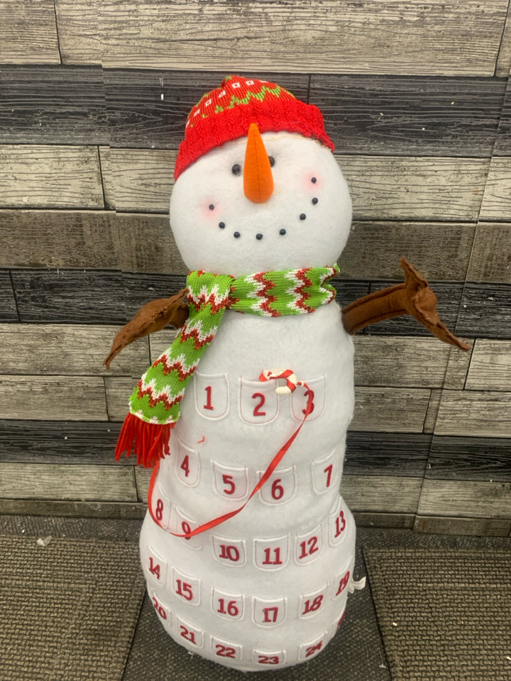 JUMBO PLUSH COUNTDOWN SNOWMAN.