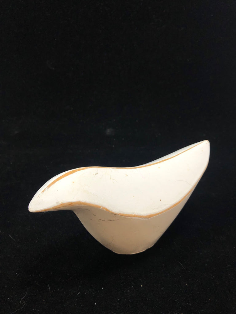 3 WHITE WOOD BIRD SHAPED SCULPTURES.
