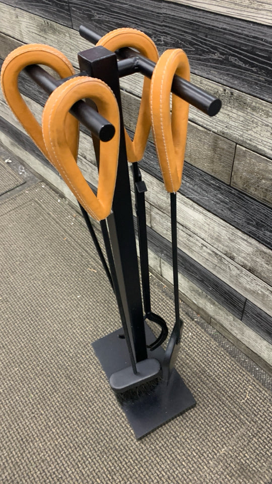4PC FIREPLACE TOOL W/FAUX LEATHER HANDLE.