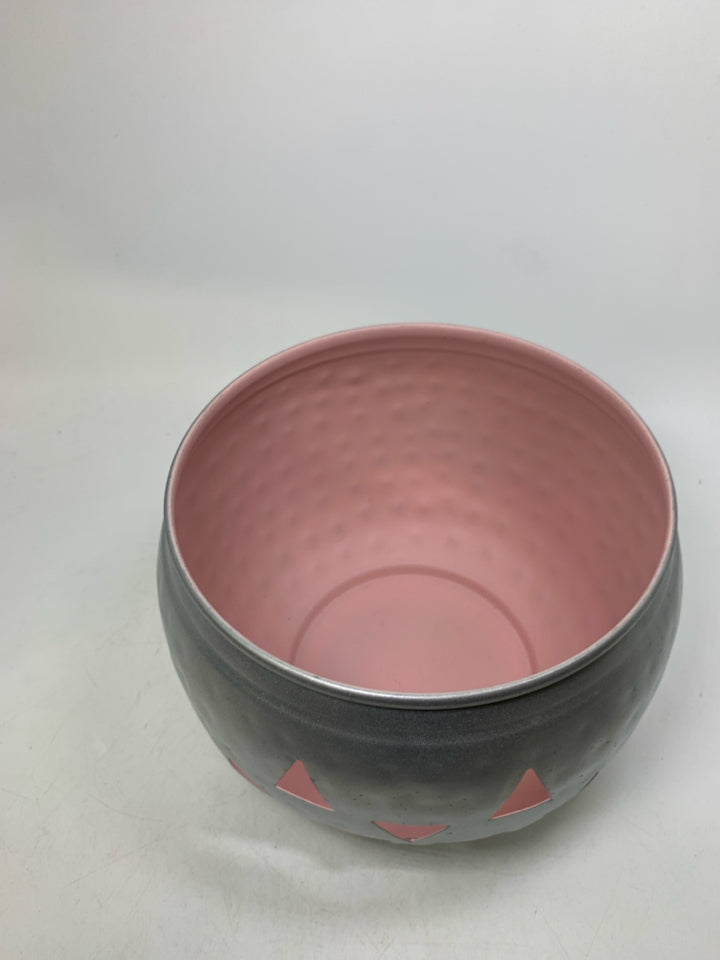METAL JACK O LANTERN CUTOUT SILVER/PINK CANDY BOWL.