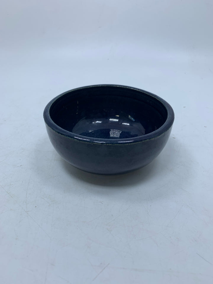 SMALL DARK BLUE TRINKET DISH.