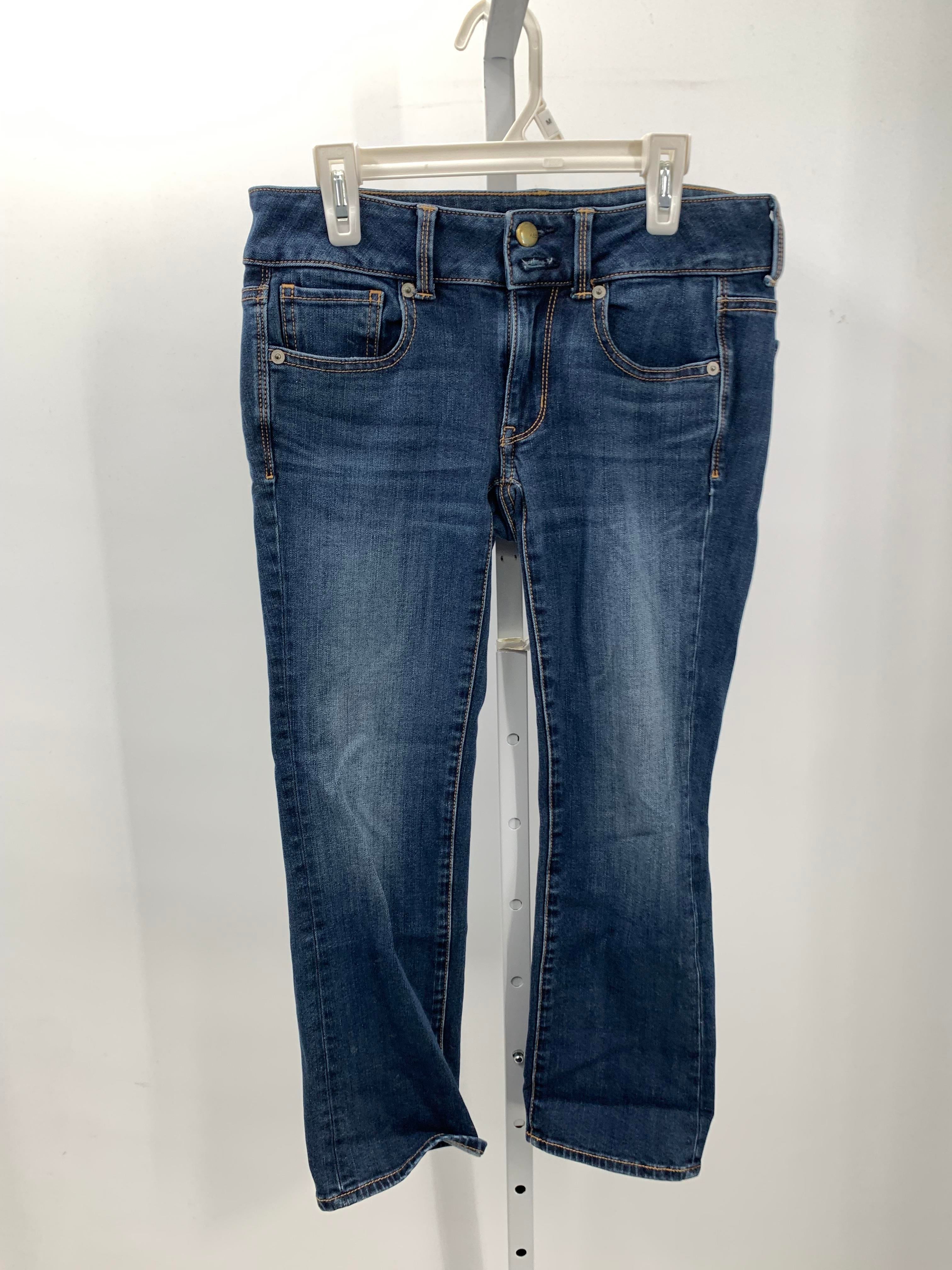 American Eagle Size 4 Short Juniors Cropped