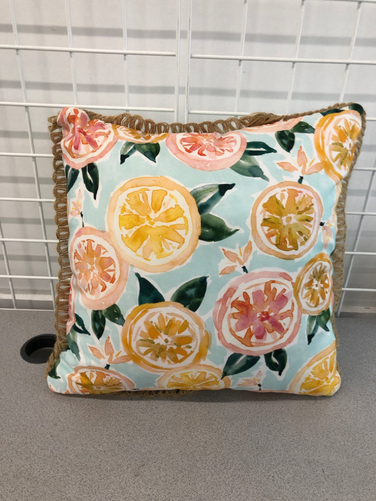 FRUIT SLICE ACCENT PILLOW W/TWINE EDGE.