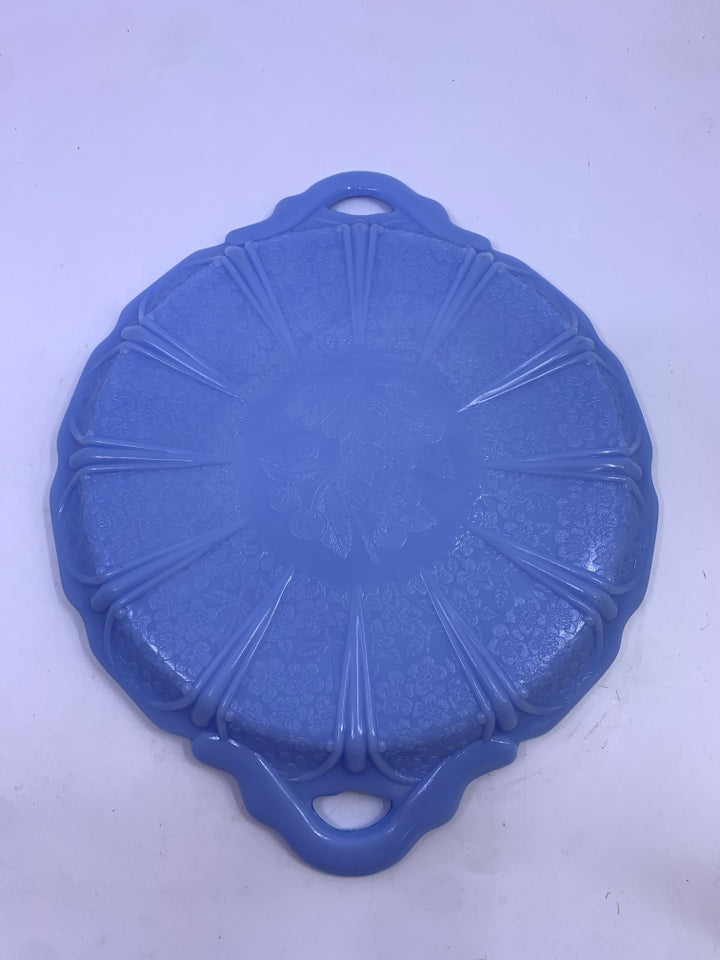 VTG LIGHT BLUE ROUND ETCHED FLORAL SERVING DISH.