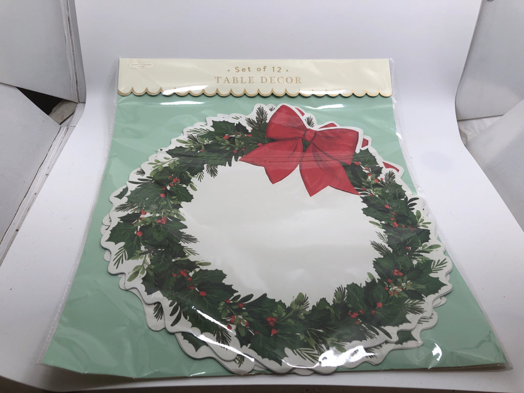 NIP WREATH PAPER PLACEMATS
