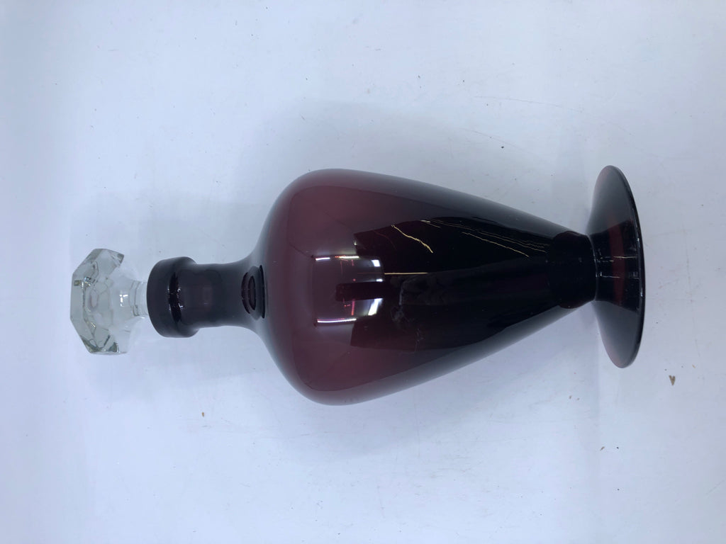 5 PC DARK PURPLE DECANTER SET W/ 4 CORDIAL GLASSES.