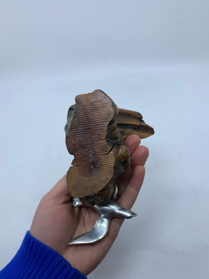 GLAZED DRIFT WOOD W/ PEWTER SEAGULL.