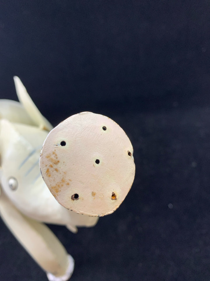 VTG CREAM METAL ELEPHANT WATERING CAN.