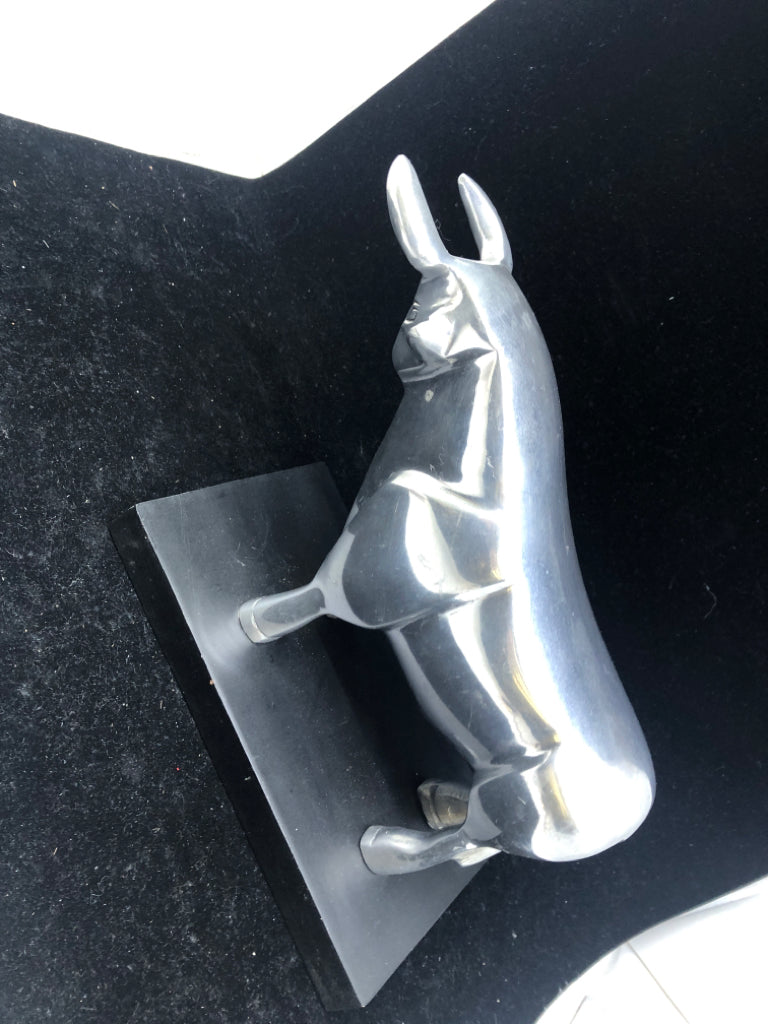 STAINLESS STEEL BULL ON WOOD BLOCK DECOR.
