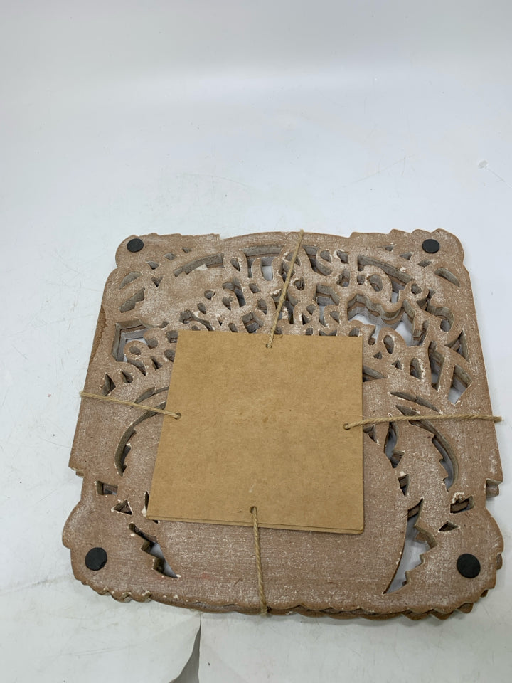 NIP 2 WHITE WASHED GRATEFUL THANKFUL PUMPKIN TRIVETS.