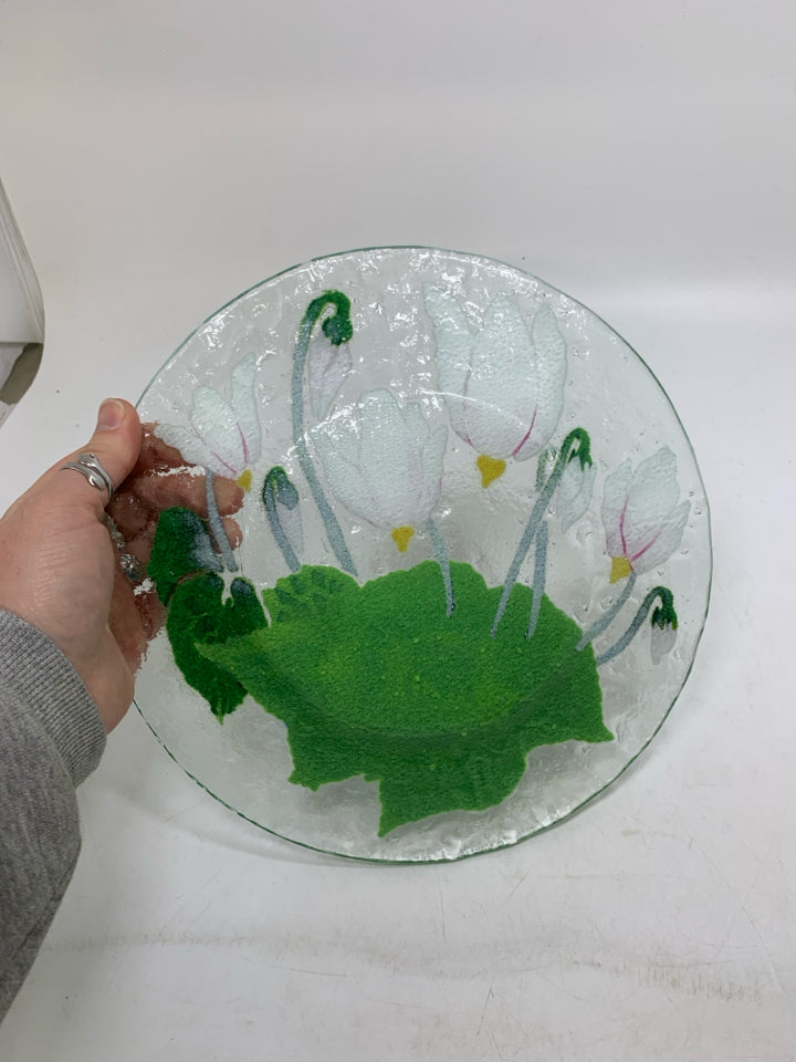 FUSED GLASS PLATE W/ WHITE/PINK FLOWERS.
