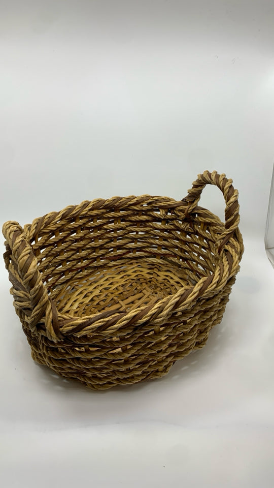 2-TONED WOVEN WICKER BASKET.